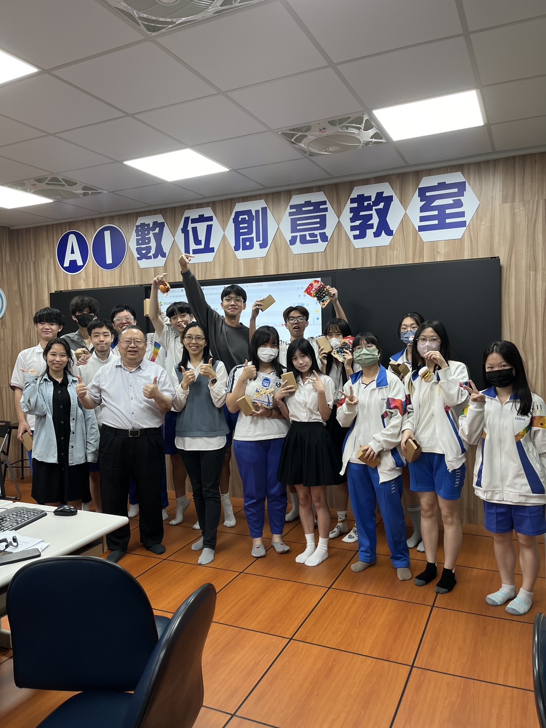 台灣學聯攜手樹林高中 培育Al人才 參訪微軟數位培力中心